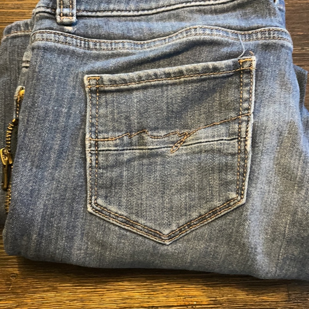 Capris - Picture 2 of 2